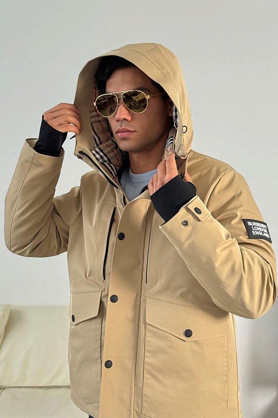 Бежевый пуховик Burberry London England logo-patch