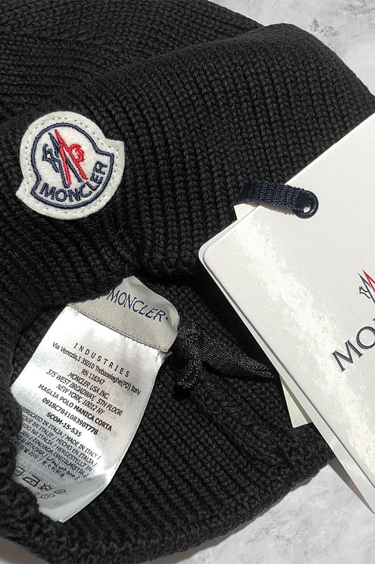 Мужская шапка чёрного цвета Moncler logo-patch