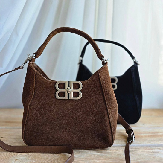 Женская чёрная замшевая сумка Balenciaga 23x16 см