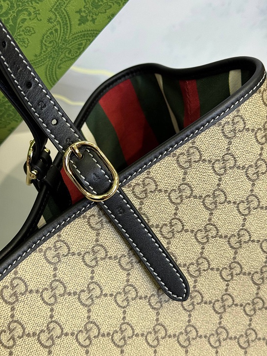 Кожаная сумка Gucci GG Emblem premium 38x25x15 см