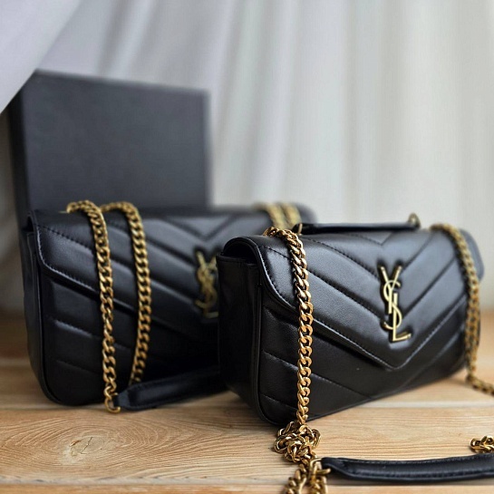Кожаная чёрная сумка Yves Saint Laurent LouLou 26x14 см