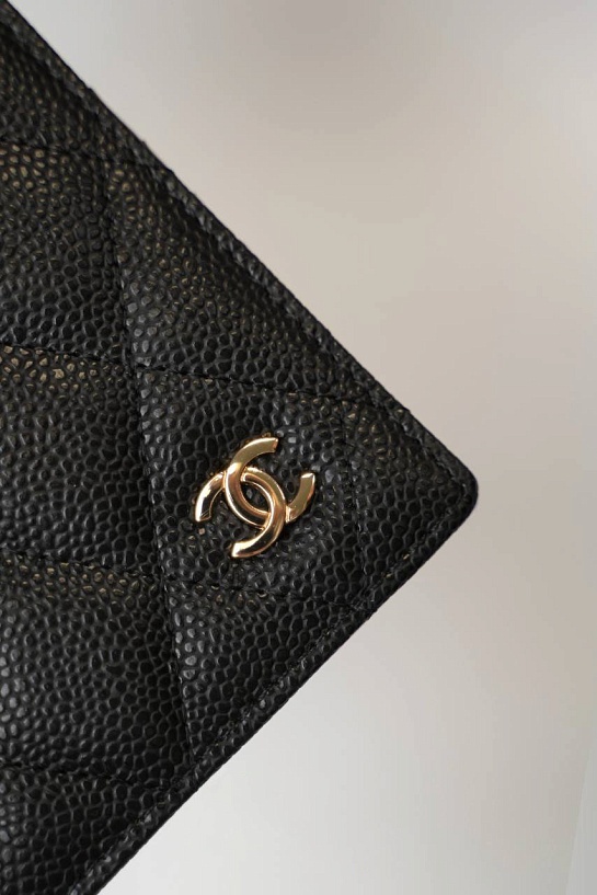 Кожаная обложка на паспорт Chanel quilted 14.5x10 см