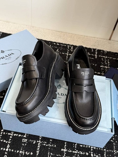Женские кожаные лоферы Prada premium   