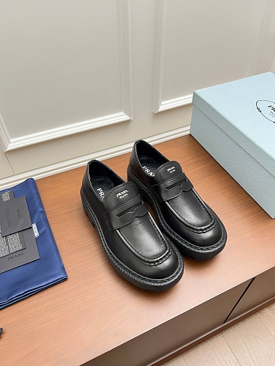 Женские кожаные лоферы Prada premium   