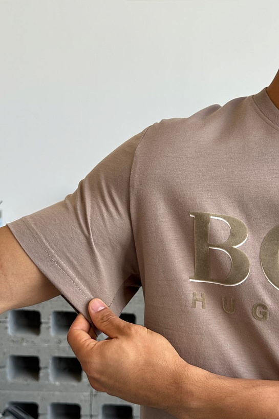 Мужская бежевая футболка Hugo Boss