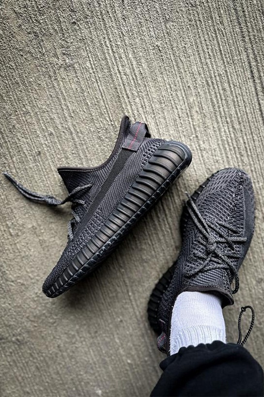Кроссовки Adidas Yeezy Boost 350 v2 Black "Reflective laces" premium