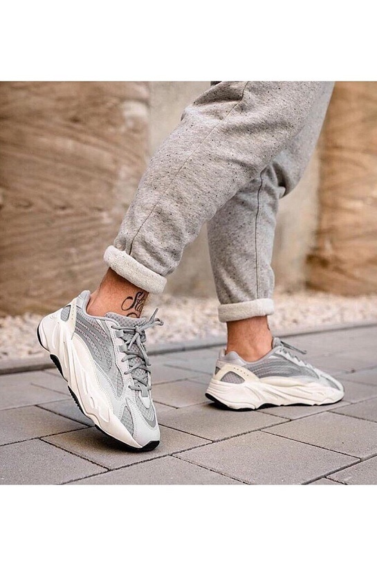 Кроссовки Adidas Yeezy Boost 700 V2 "Static"