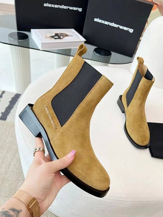 Женские замшевые ботинки Alexander Wang коричневого цвета