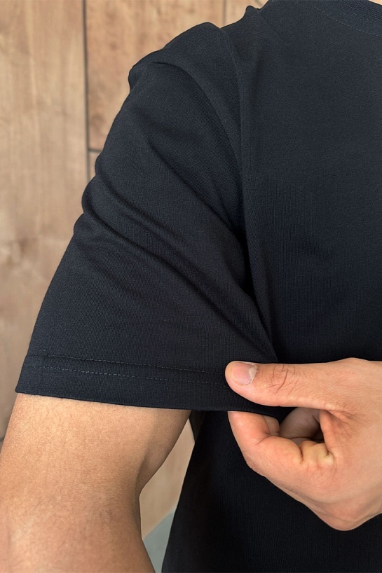 Мужская чёрная футболка Prada