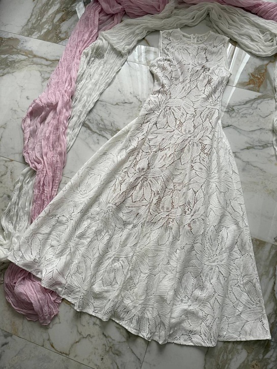 Женское кружевное платье Zimmermann белого цвета