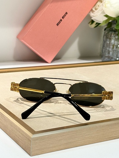 Женские солнцезащитные очки MIU MIU Oval   