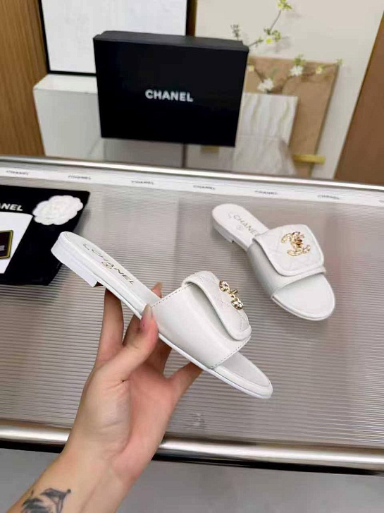 Женские кожаные шлёпанцы Chanel premium