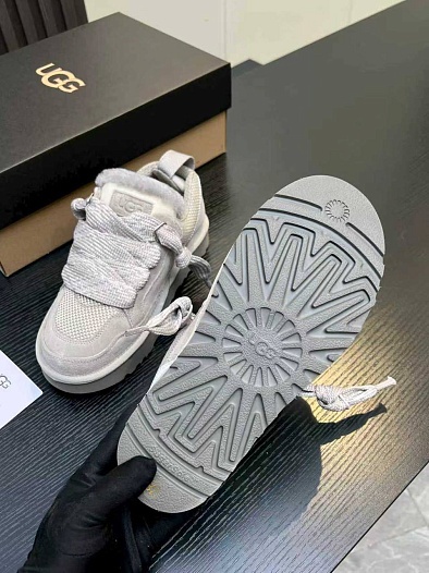 Женские замшевые ботинки UGG Lowmel   