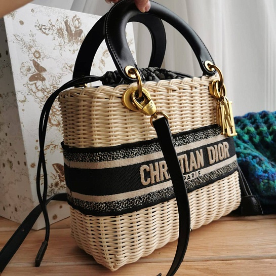 Женская сумка Dior Lady Dior Medium 24x20 см