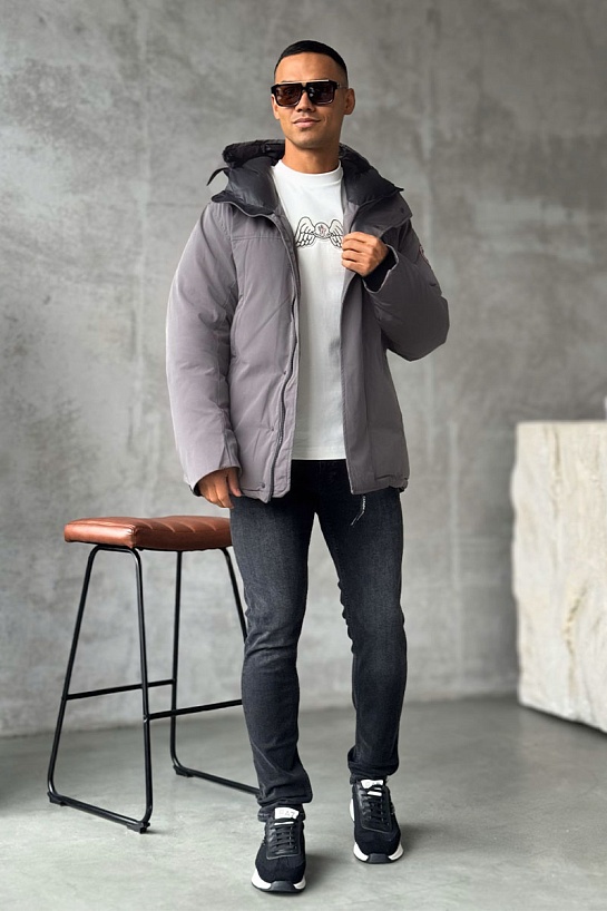 Серый пуховик Canada Goose Sanford logo-patch