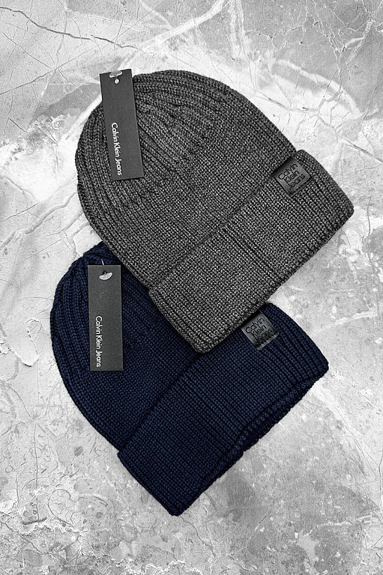 Шапка серого цвета Calvin Klein logo-patch