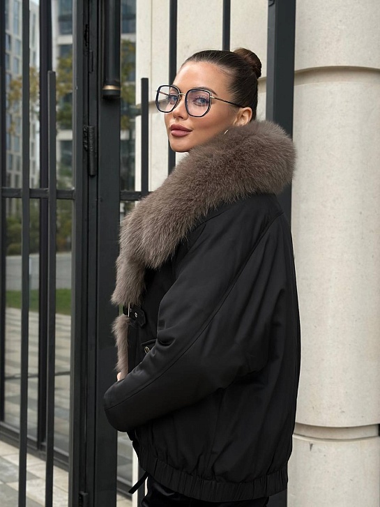 Женский чёрный пуховик с натуральным мехом Max Mara