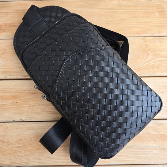 Кожаная сумка Bottega Veneta Intrecciato sling 27x15 см - Black