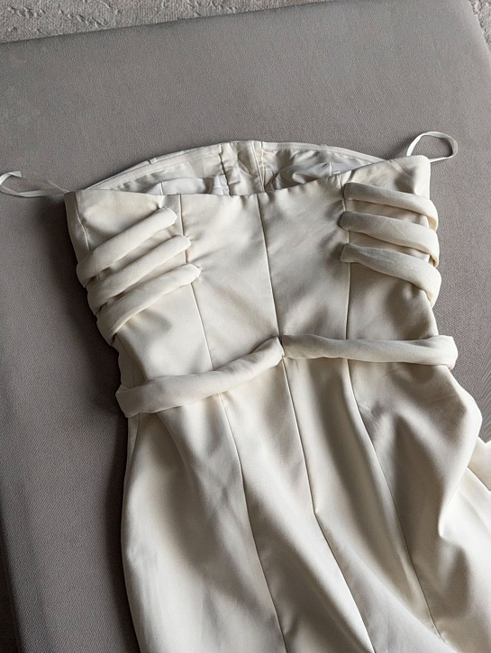 Женское платье белого цвета Schiaparelli