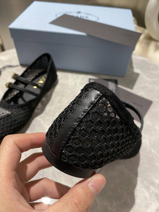 Женские сетчатые балетки Prada чёрного цвета