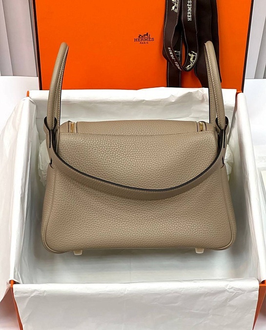 Женская кожаная сумка Hermes Lindy Premium 26x18x13 см - Beige