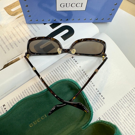 Солнцезащитные очки Gucci GG logo