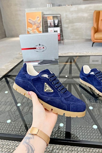 Замшевые кроссовки Prada logo-plaque - Blue   