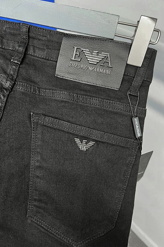 Мужские чёрные джинсы Emporio Armani logo-plaque