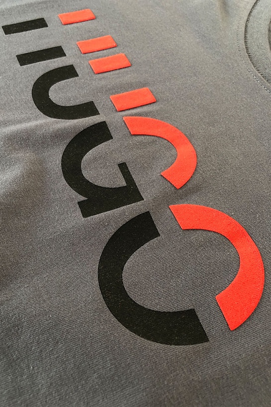 Мужская серая футболка Hugo Boss