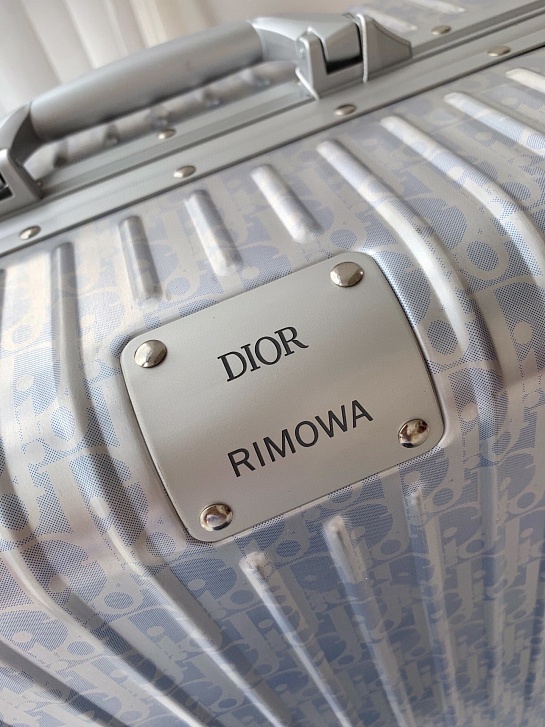 Чемодан Rimowa x Dior Aluminum Gradient L Premium 79x48x27 см
