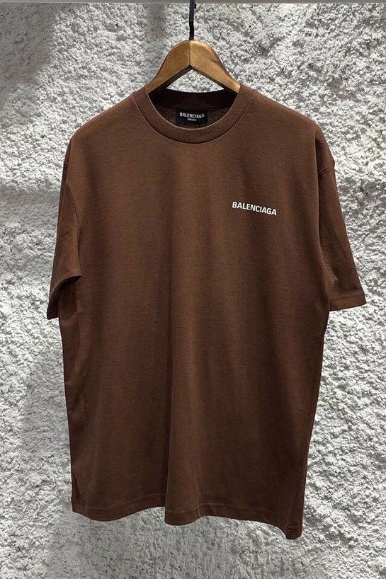 Коричневая оверсайз футболка Balenciaga Medium Fit Vintage