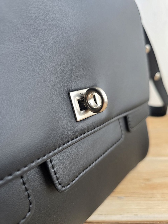 Кожаная сумка Balenciaga 23x20 см
