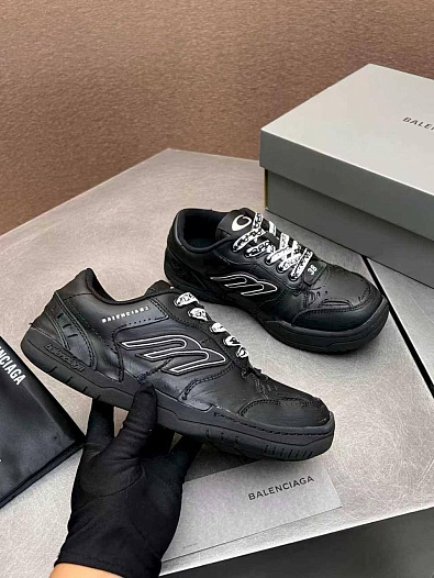 Женские кожаные кроссовки Balenciaga Hamptons Worn-Out premium   
