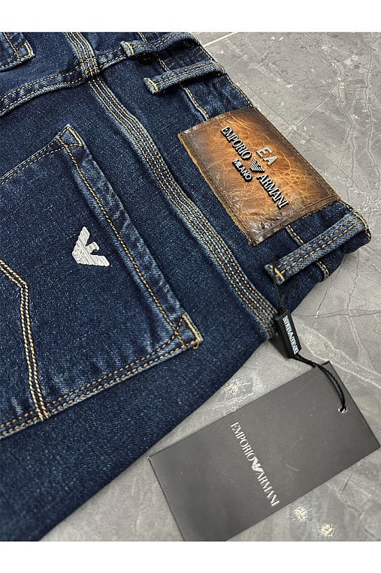 Джинсы тёмно-синего цвета Emporio Armani regular fit