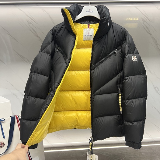 Мужской чёрный пуховик Moncler Katmai   