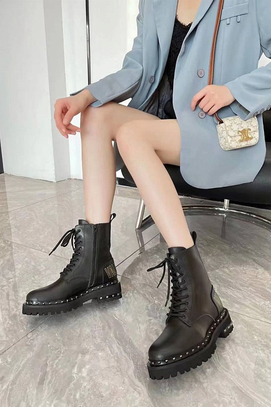 Женские кожаные ботинки Valentino