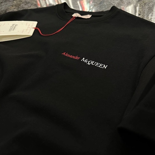 Мужская оверсайз футболка Alexander McQueen чёрного цвета