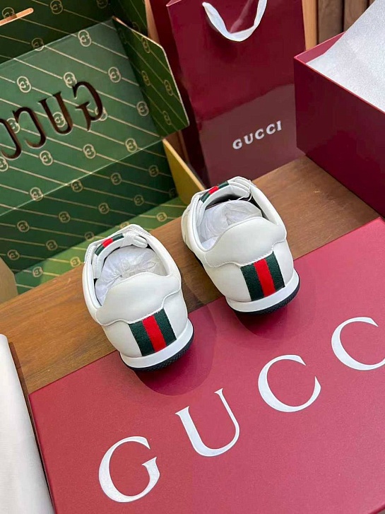 Женские кожаные кроссовки Gucci GG Shift premium