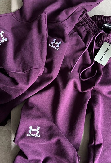 Женский костюм Balenciaga фиолетового цвета   