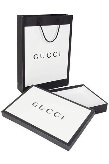Фирменная упаковка для верхней одежды Gucci   