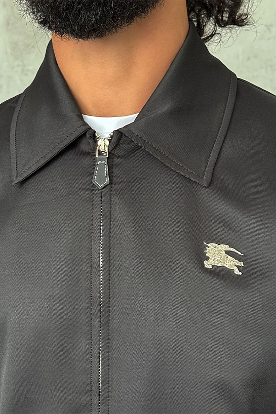 Мужская чёрная куртка Burberry Equestrian Knight