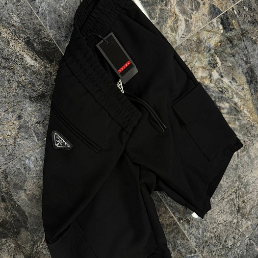 Мужские чёрные шорты Prada logo-plaque   