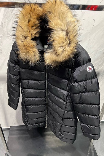 Женская утеплённая парка Moncler чёрного цвета   