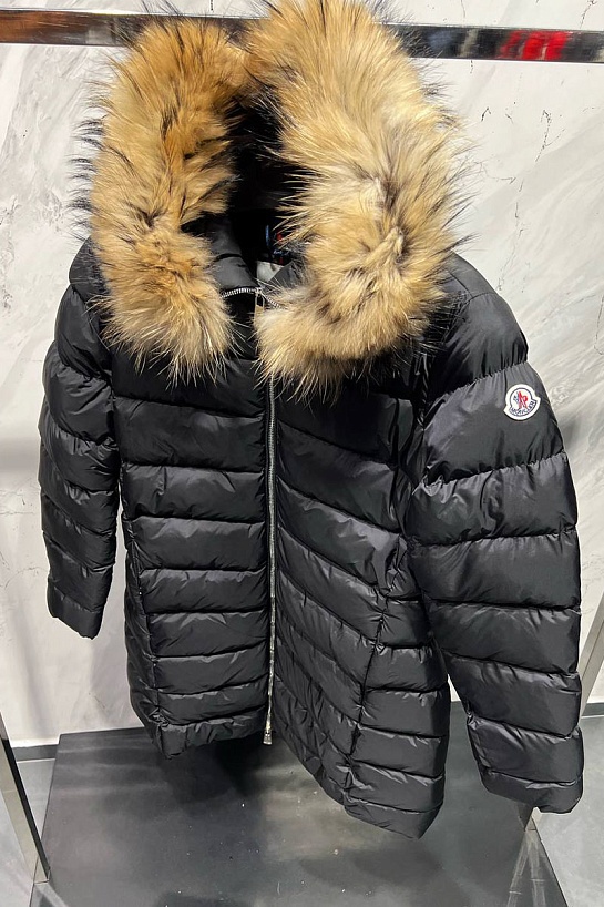 Женская утеплённая парка Moncler чёрного цвета
