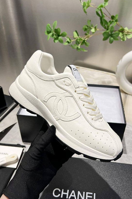 Женские кожаные кроссовки белого цвета Chanel premium