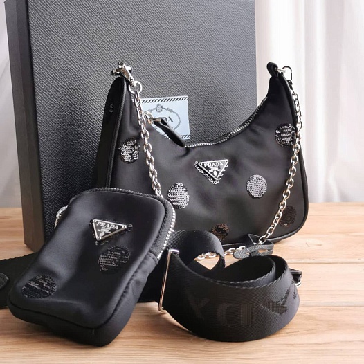 Нейлоновая сумка Prada 22x17 см   