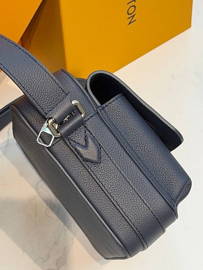 Кожаная сумка Louis Vuitton Boarding Messenger premium 24x18x9 см   