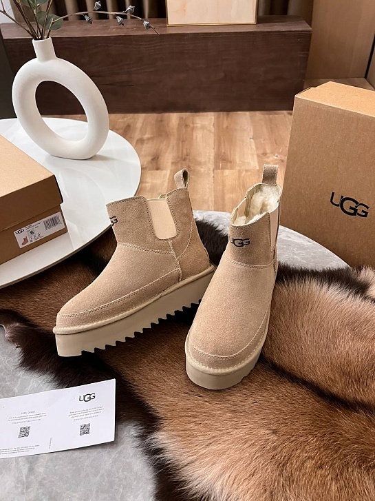 Женские замшевые ботинки с мехомм UGG Dipper - Beige