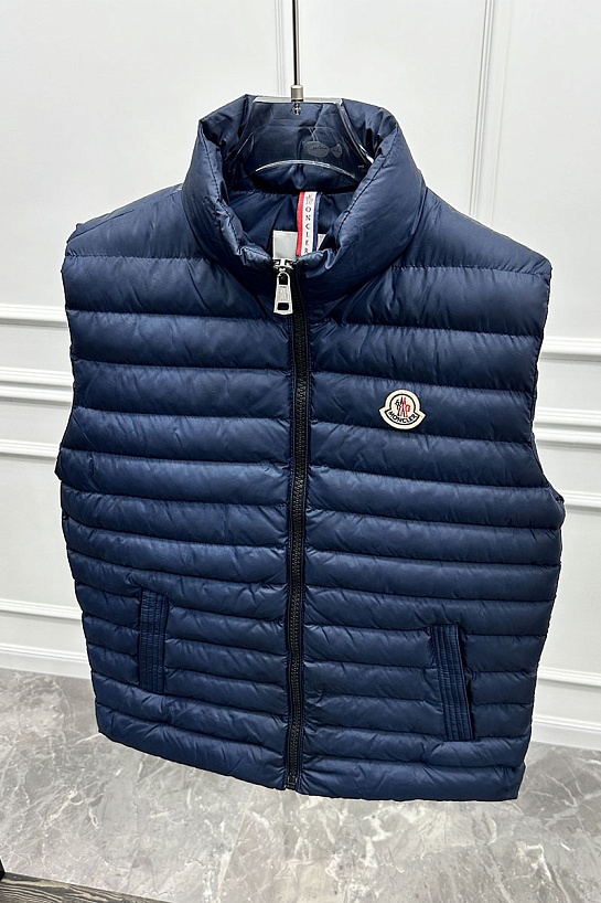 Жилет тёмно-синего цвета Moncler logo-patch