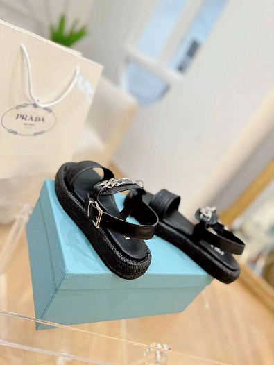 Женские сандалии Prada чёрного цвета   